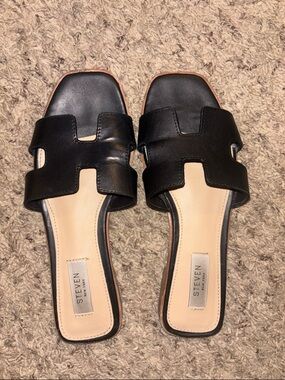 Steve Madden Hayden Slide Sandal in Black Leather